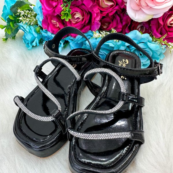 Sandália Doce Pe Verniz Preta Lilia